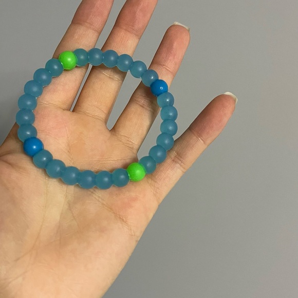 Lokai water bracelet - Picture 3 of 3